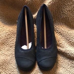 Mozo black leather wedges